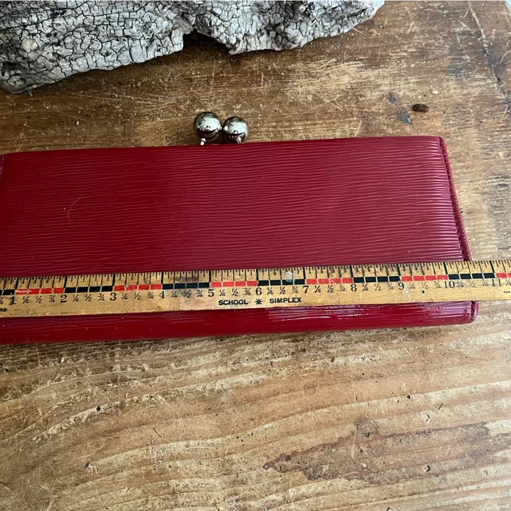 Retro MMS red vegan patent leather clutch - Picture 6 of 7